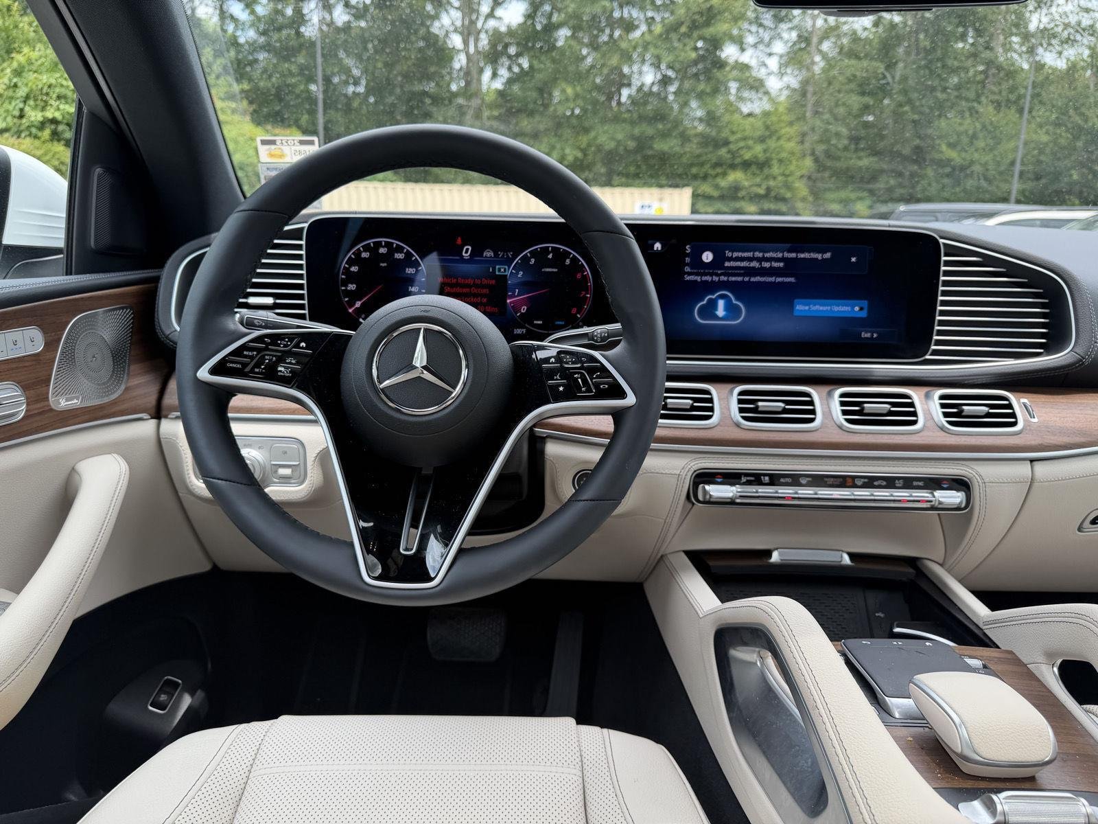Certified Used 2025 MANUFAKTUR Moonlight White Metallic Mercedes-Benz GLE 450 image 19