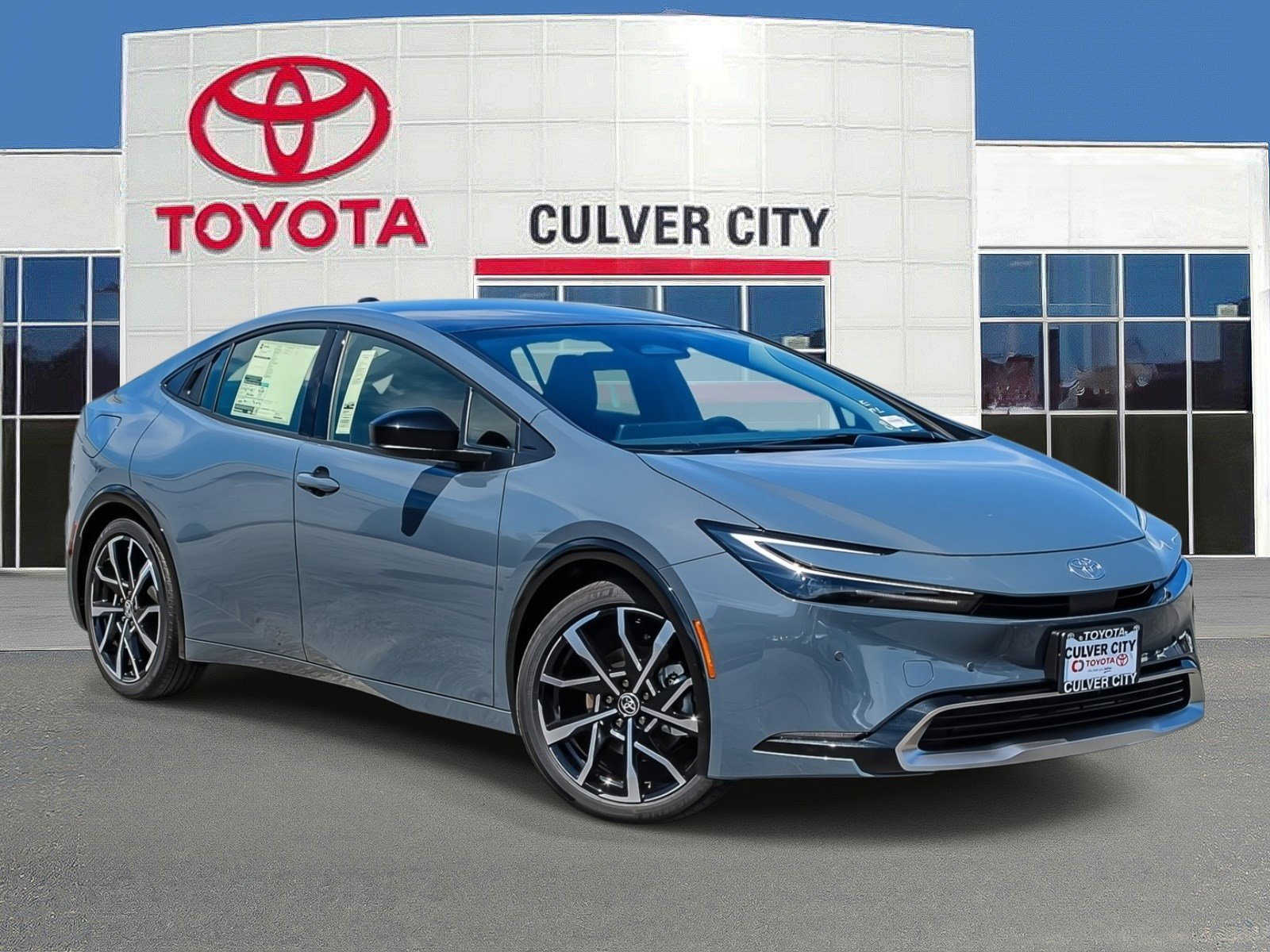 2026 Toyota Prius XSE's photo