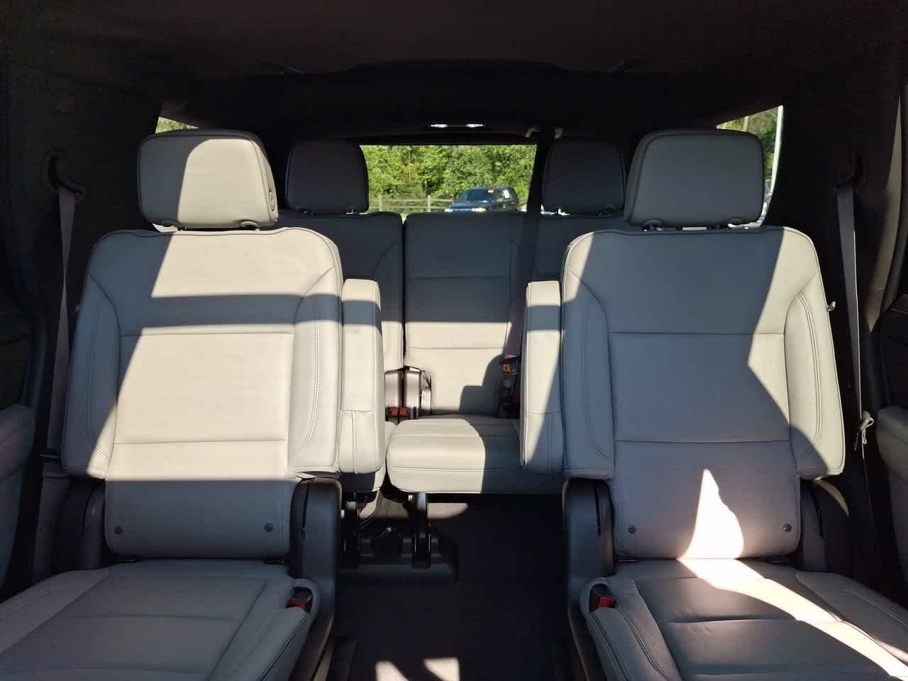 Used 2022 Pearl Beige Metallic GMC SLT image 13