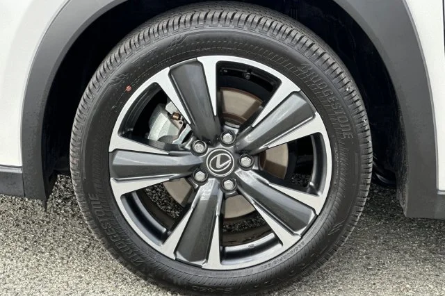 Certified Used 2025 White Lexus 300h image 33