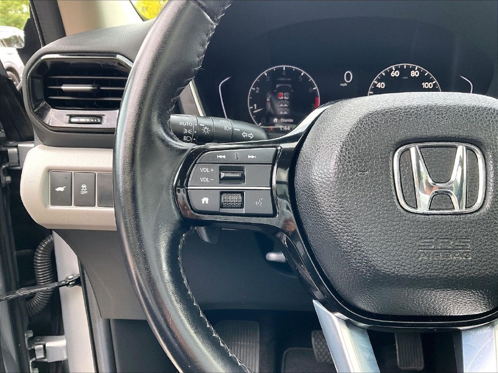 Used 2024 Silver Honda Touring image 24