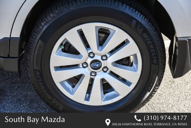 Used 2015 Silver Subaru 2.5i Premium image 10