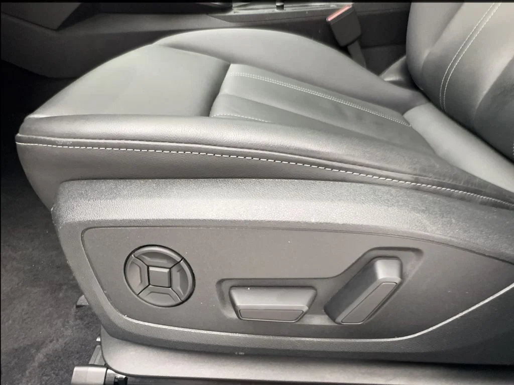 Used 2024 White Audi  image 20
