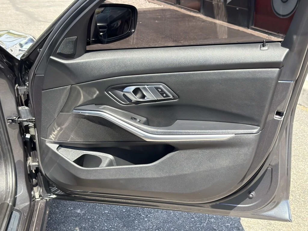 Used 2022 MINERAL GREY METALLIC BMW 330e image 33