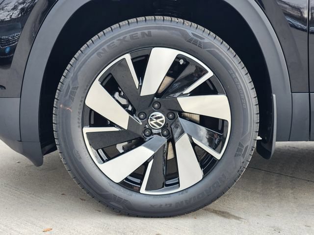 New 2026 Black Volkswagen 2.0T SEL image 9