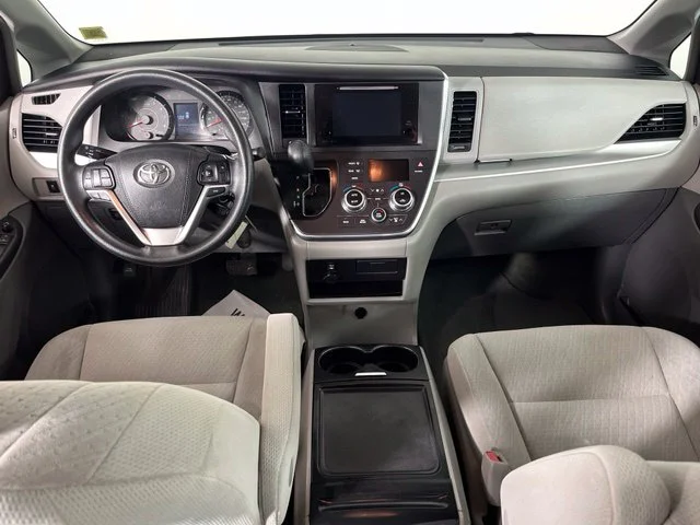 Used 2015 Silver Toyota LE image 37