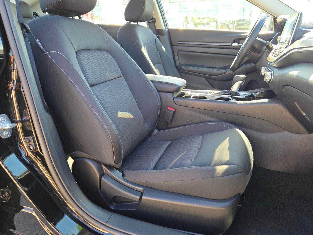 Certified Used 2024 Black Nissan 2.5 SV image 4