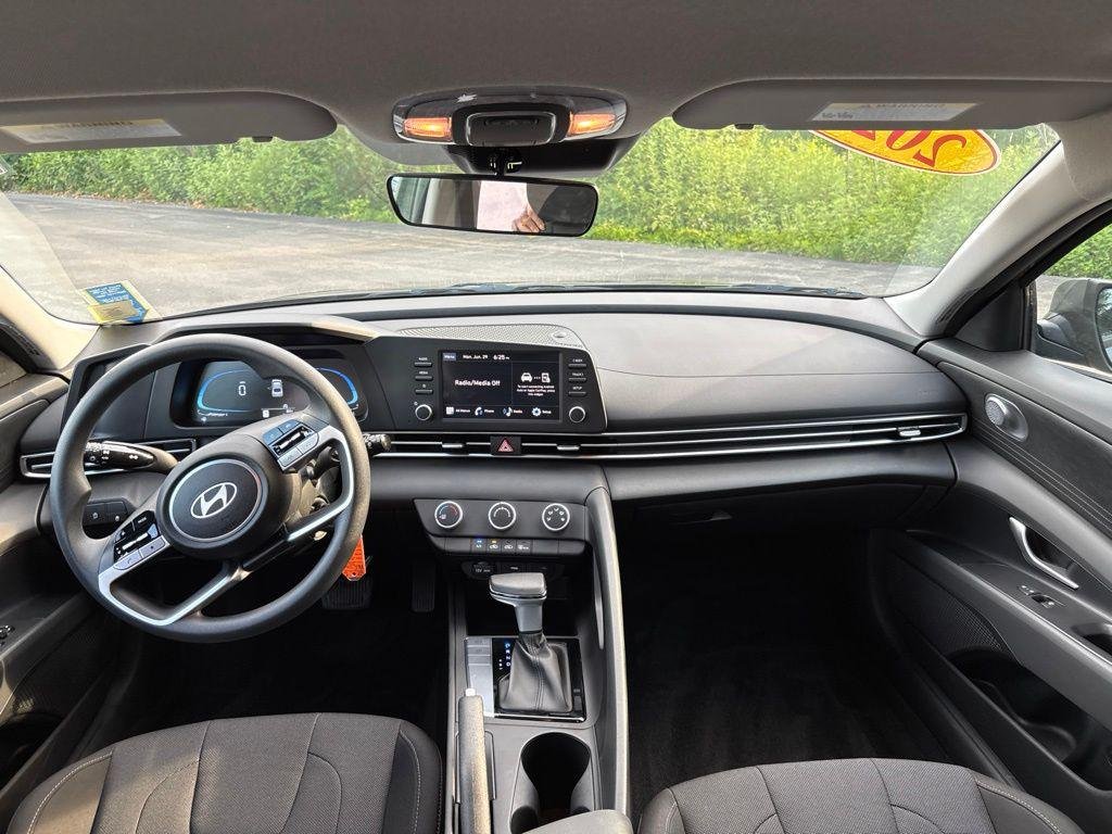 New 2026 Gray Hyundai SE image 15