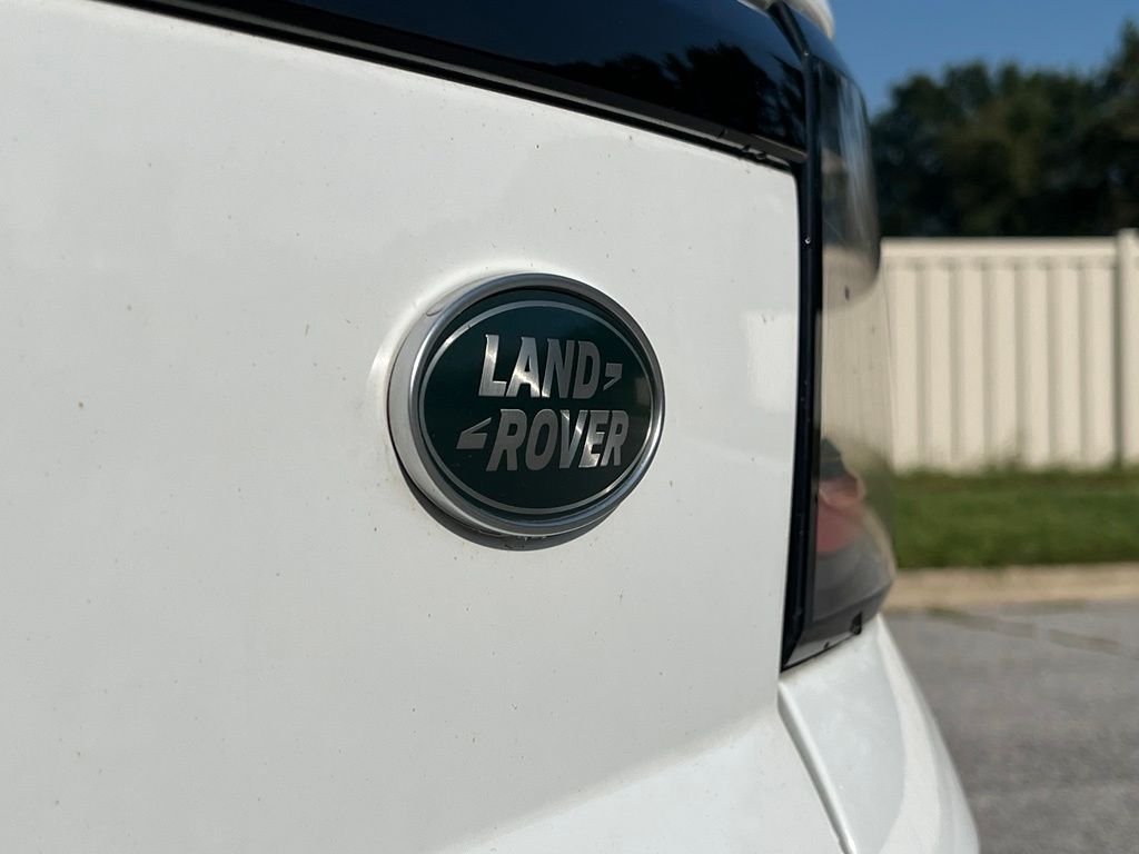 Used 2022 White Land Rover HSE Silver Edition image 14