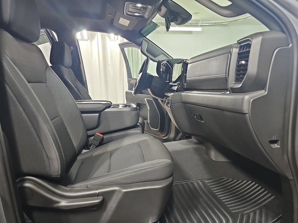 Used 2024 Sterling Gray Metallic Chevrolet LT (2FL) image 13