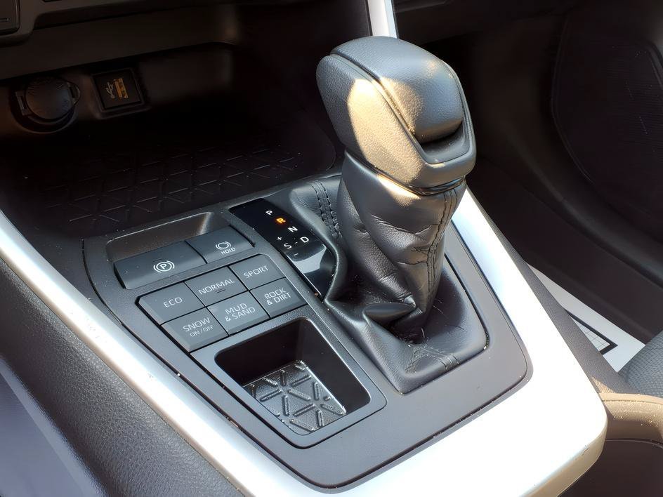 Used 2024 Ice Cap Toyota XLE image 20