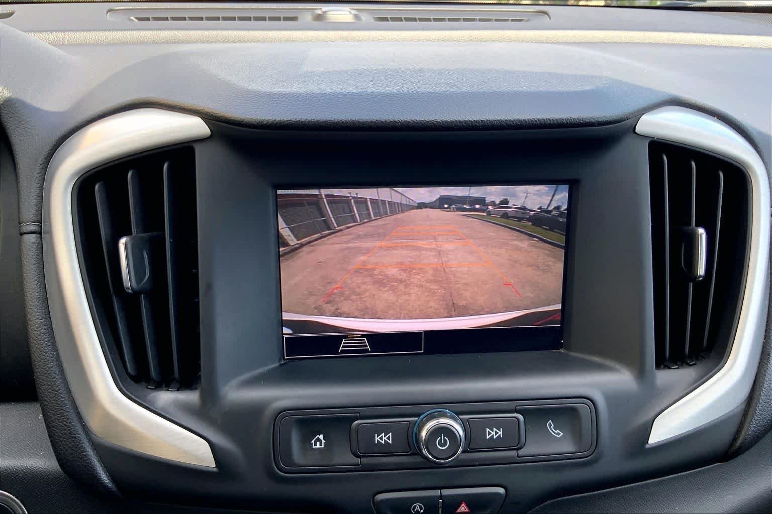 Used 2024 Summit White GMC SLE image 25