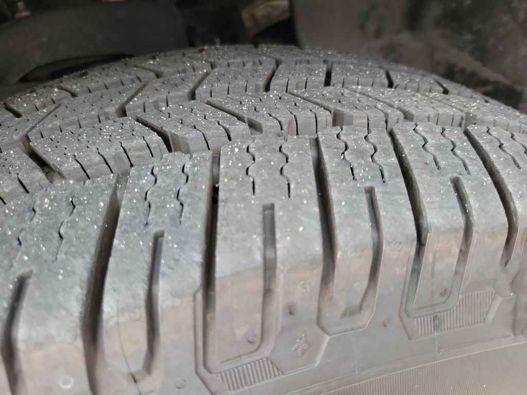 Used 2016 Gray Ford XLT image 33