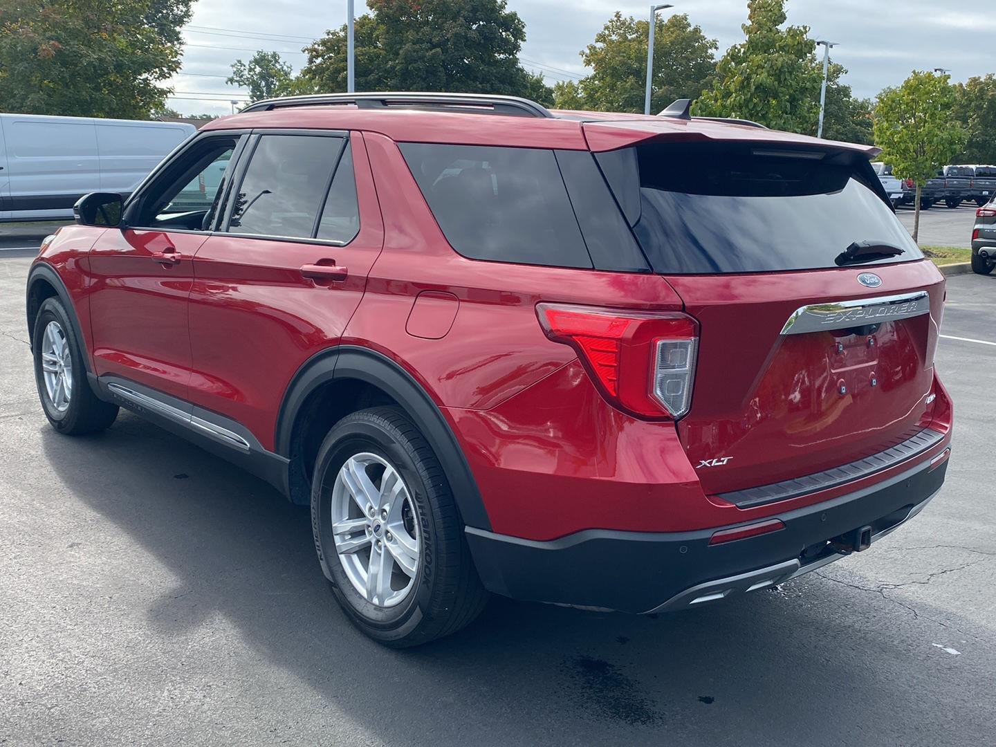 Used 2023 Rapid Red Metallic Tinted Clearcoat Ford XLT image 9
