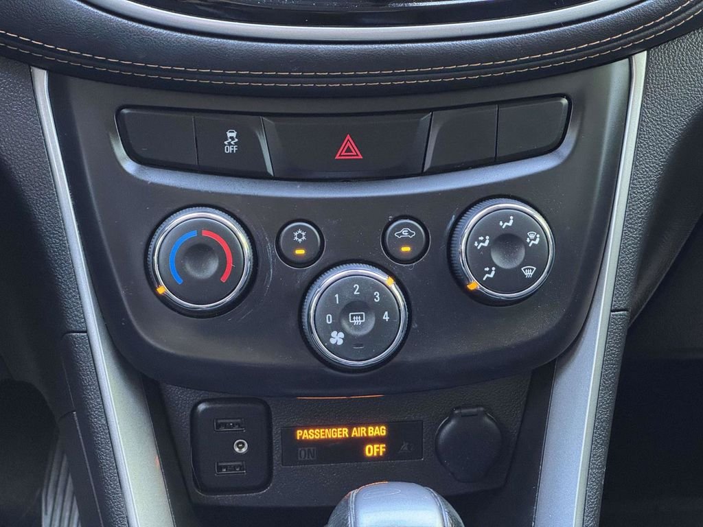 Used 2020 White Chevrolet LT image 6