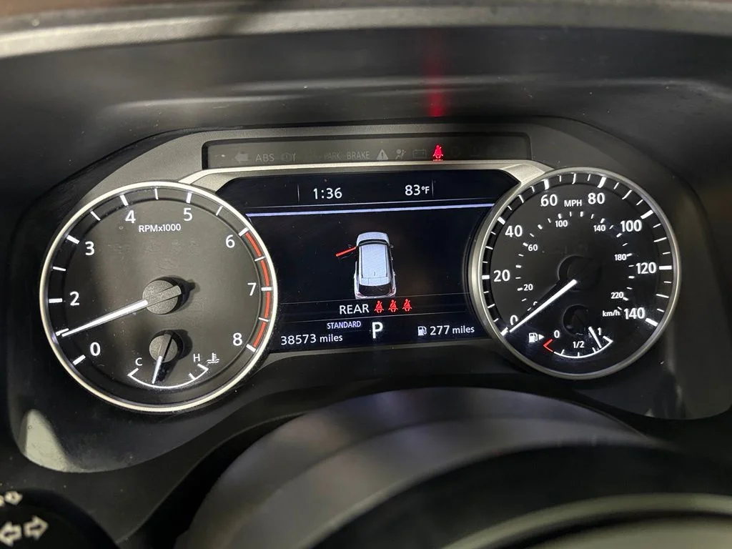 Used 2022 White Nissan SL image 22