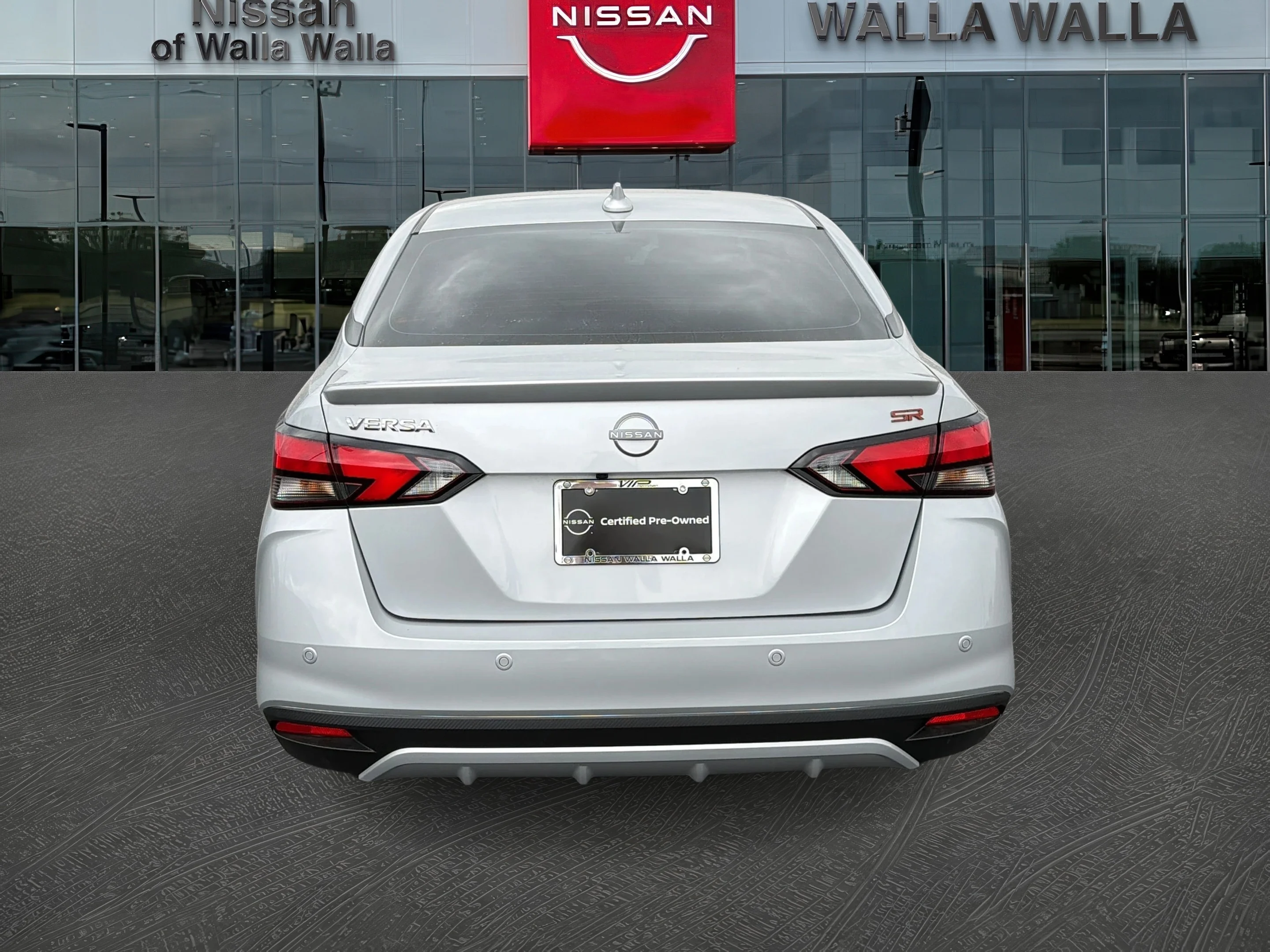 2025 Nissan Versa Sedan SR - Photo 6