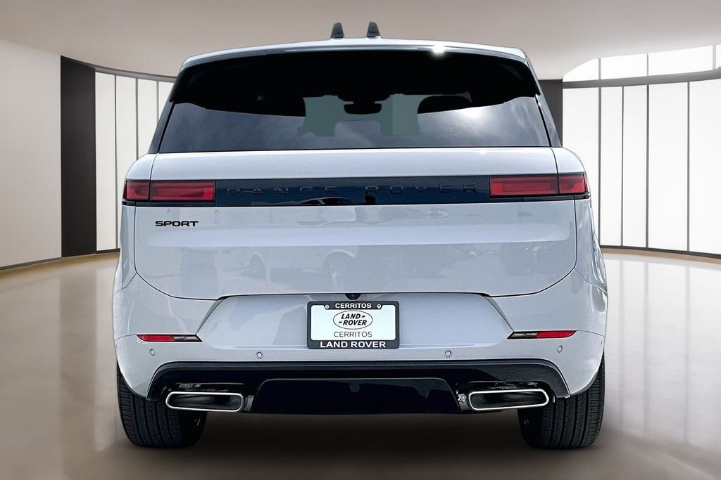 New 2026 BORASCO GREY Land Rover Dynamic SE image 4