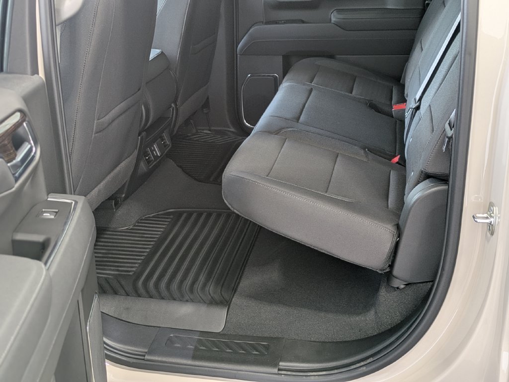 2026 GMC Sierra 1500 SLE - Photo 17