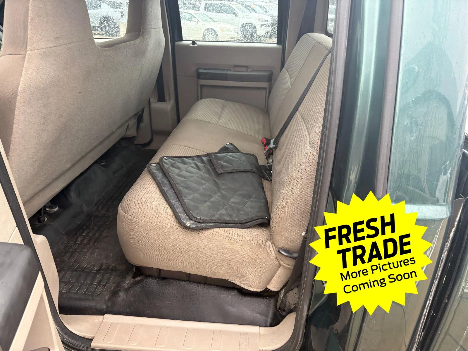 Used 2010  Ford XL image 4