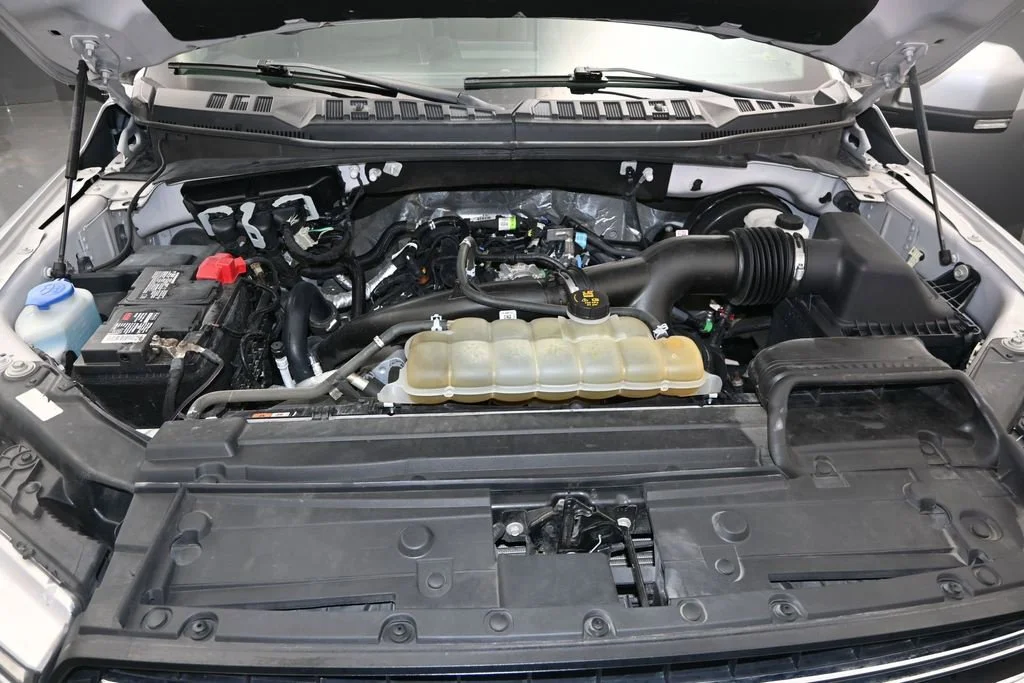 Used 2020 Silver Ford Lariat image 25