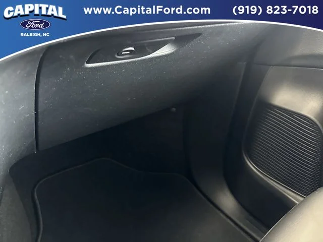 Used 2025 Black Chrysler Select image 26