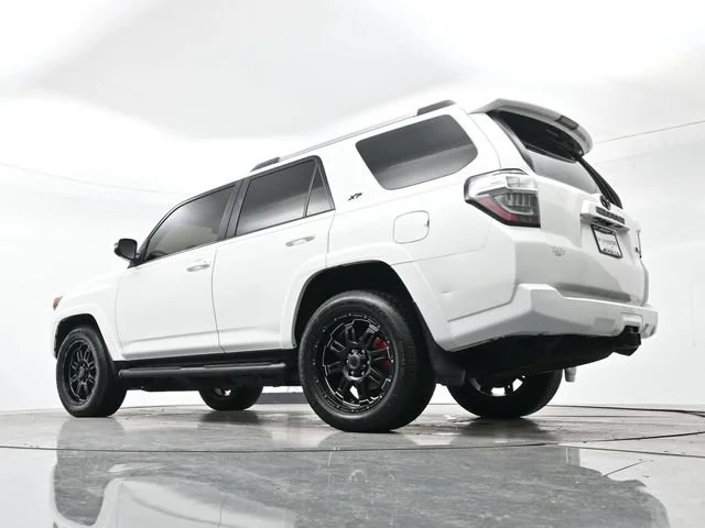 Used 2019 Super White Toyota SR5 image 27