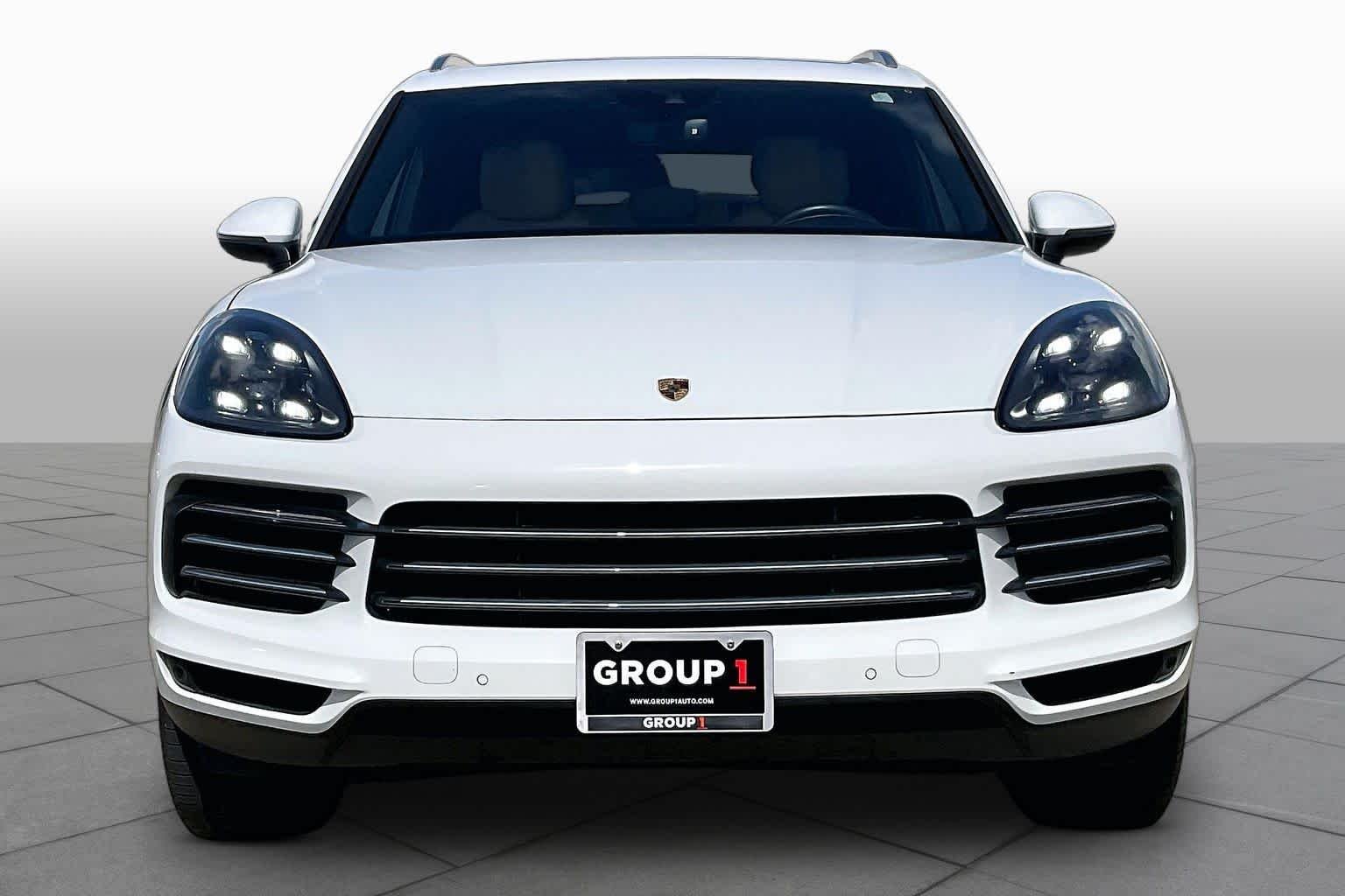 Used 2019 Carrara White Metallic Porsche  image 4