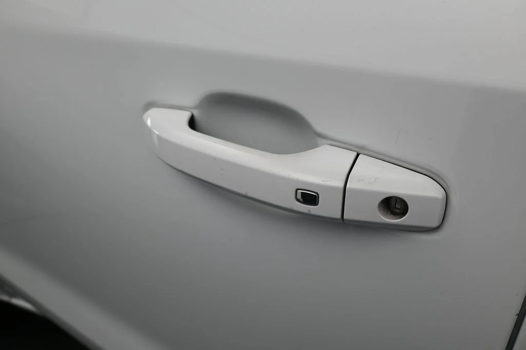 Used 2022 Summit White Chevrolet LT image 33