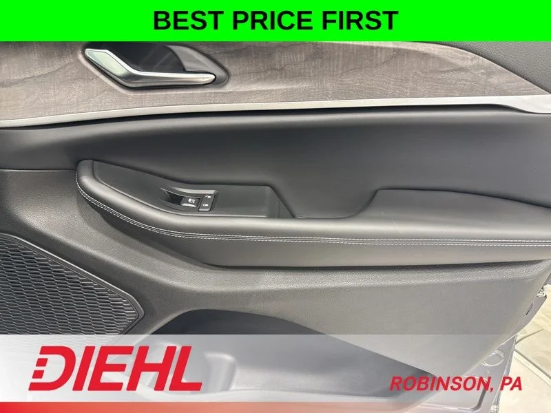 New 2026 Baltic Gray Metallic Clear-Coat Exterior Paint Jeep Laredo Altitude image 15