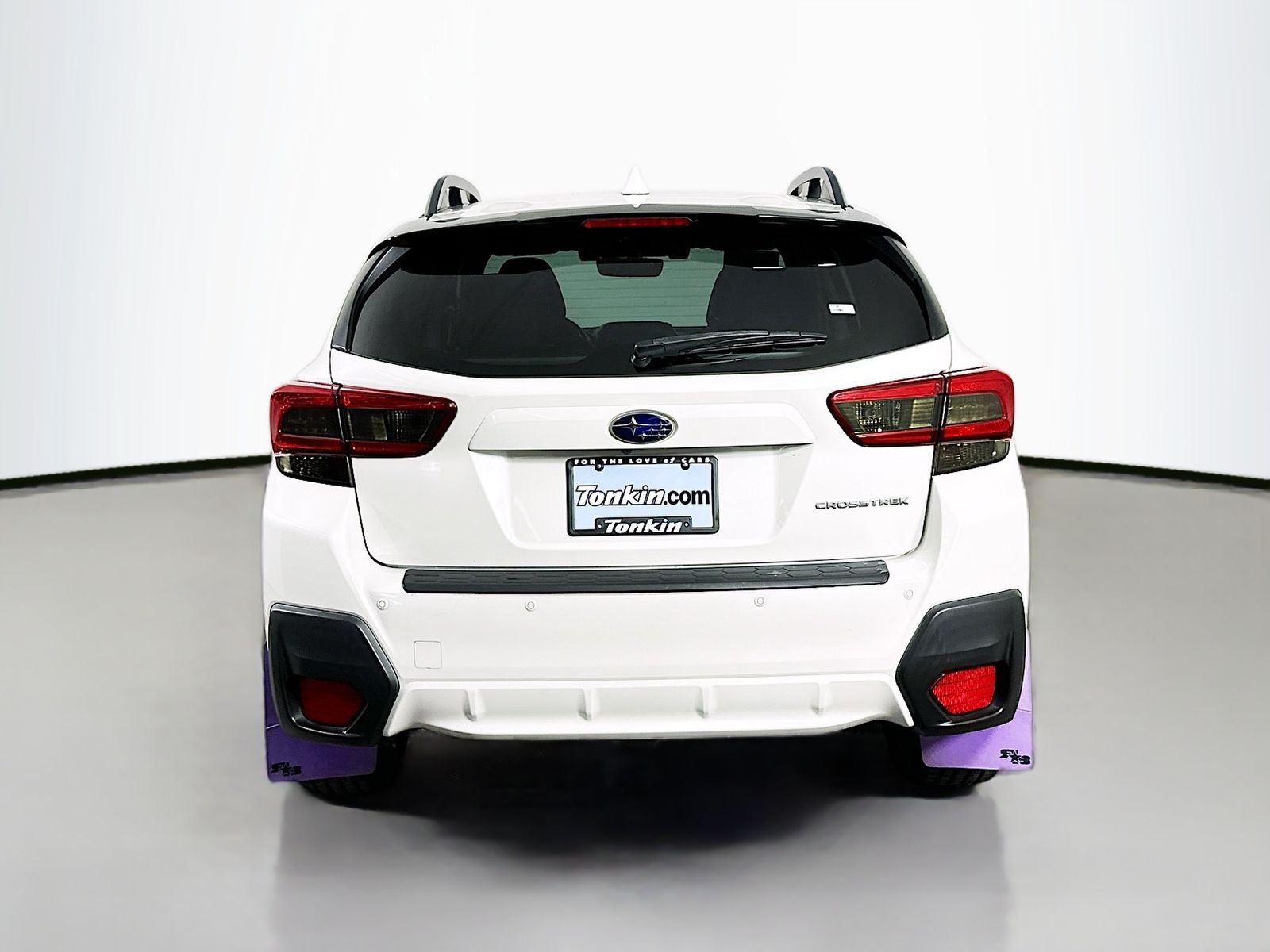 Used 2018 Crystal White Pearl Subaru 2.0i Limited image 6
