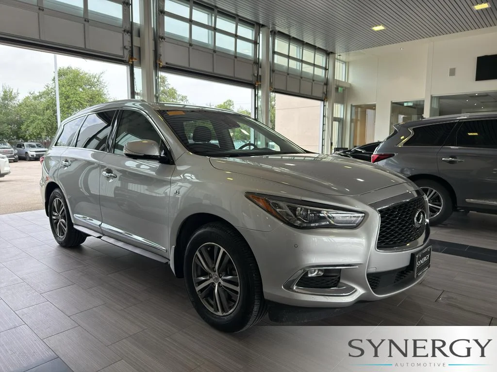 Used 2019 Liquid Platinum INFINITI LUXE image 3