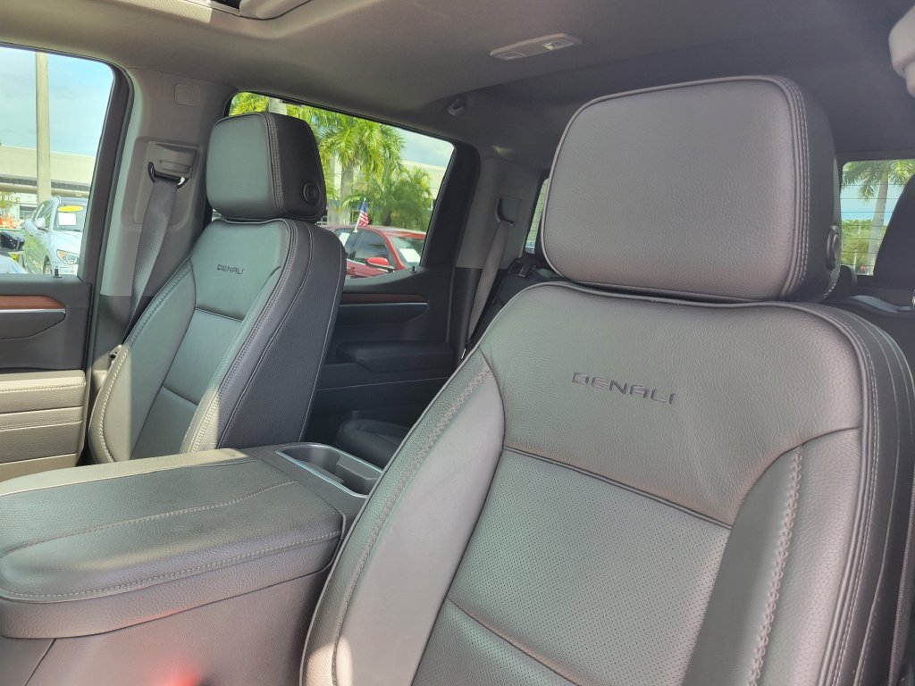 Used 2025 Silver GMC Denali image 16