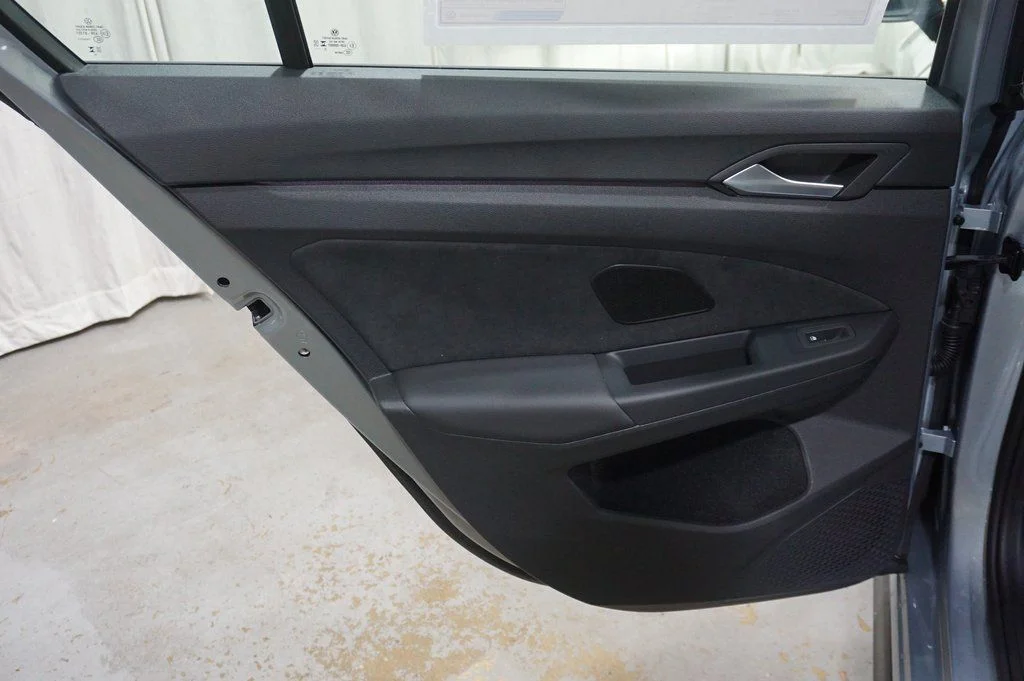New 2026 Alpine Silver Volkswagen 2.0T SE image 30