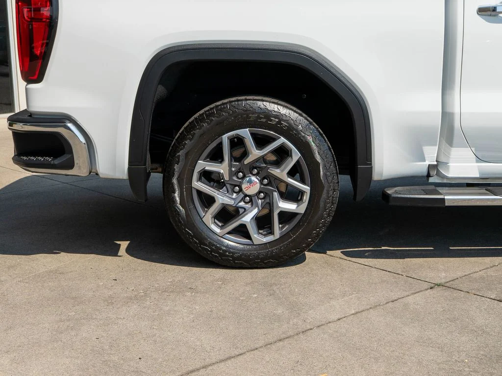2024 GMC Sierra 1500 SLT - Photo 37
