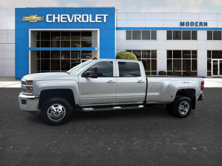 Used 2016 Silver Ice Metallic Chevrolet LT image 1