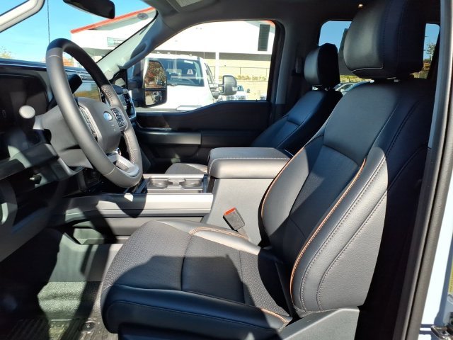 New 2027 Glacier Gray Metallic Tri-Coat Ford F-250® Lariat® image 9