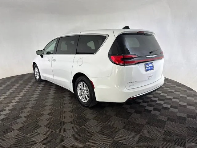 Used 2024 White Chrysler Touring L image 9