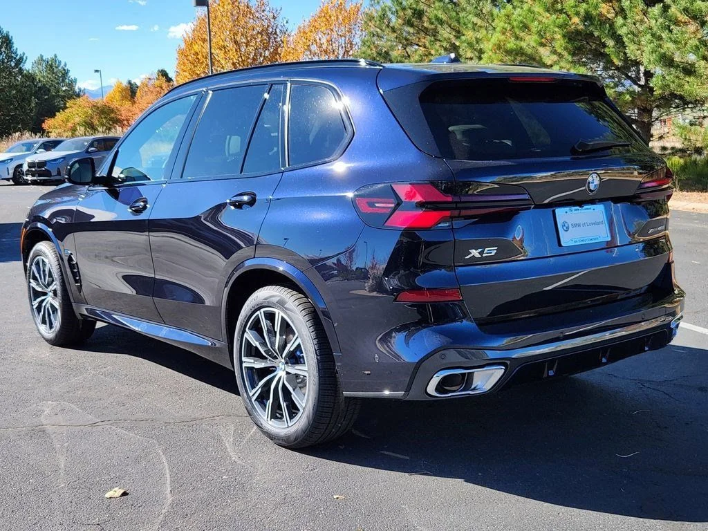 Used 2026 Carbon Black Metallic BMW xDrive40i image 3