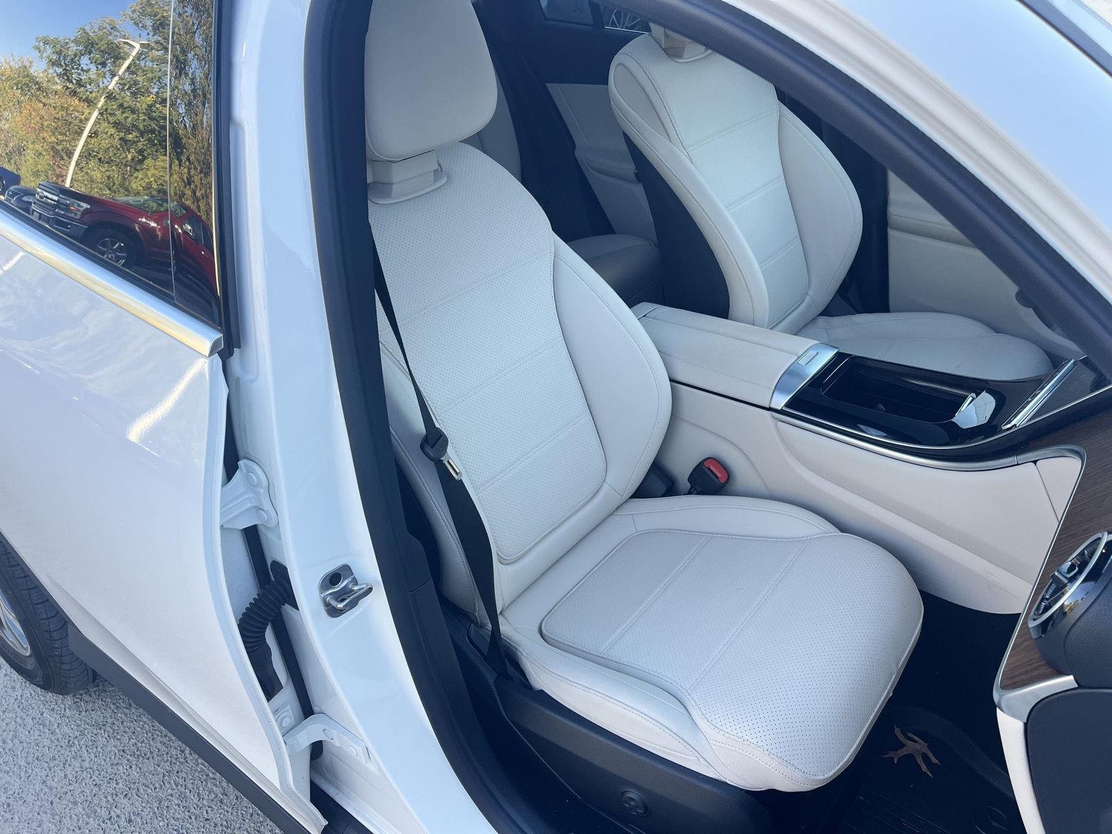 Used 2026 Polar White Mercedes GLC 300 image 15