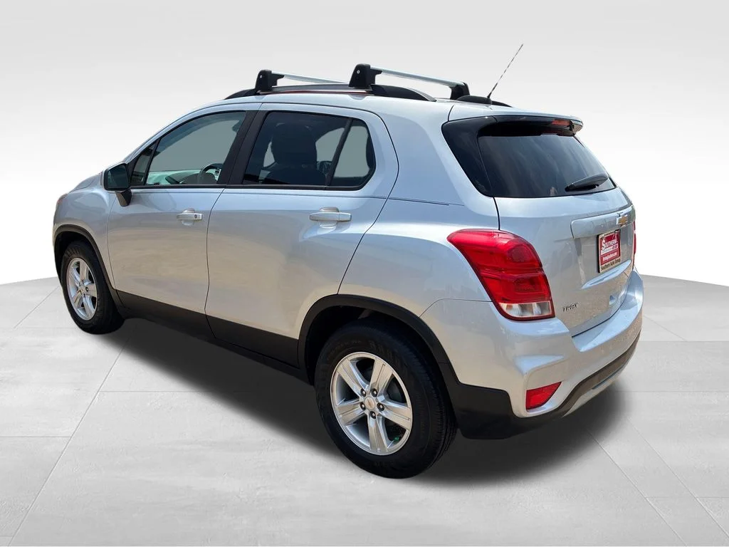 Used 2021 Silver Chevrolet LT image 3