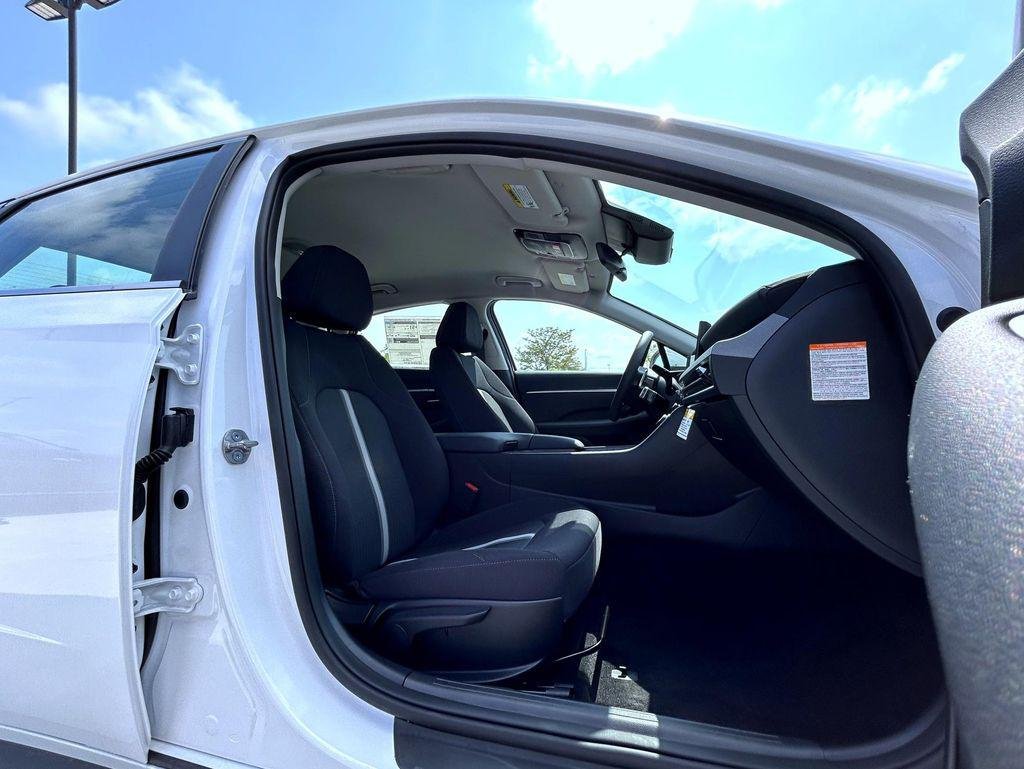 New 2026 Serenity White Hyundai Blue image 15