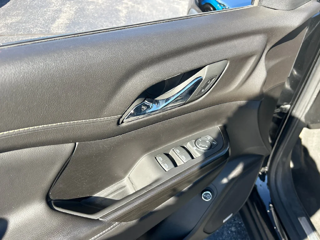 2023 GMC Acadia SLT - Photo 16