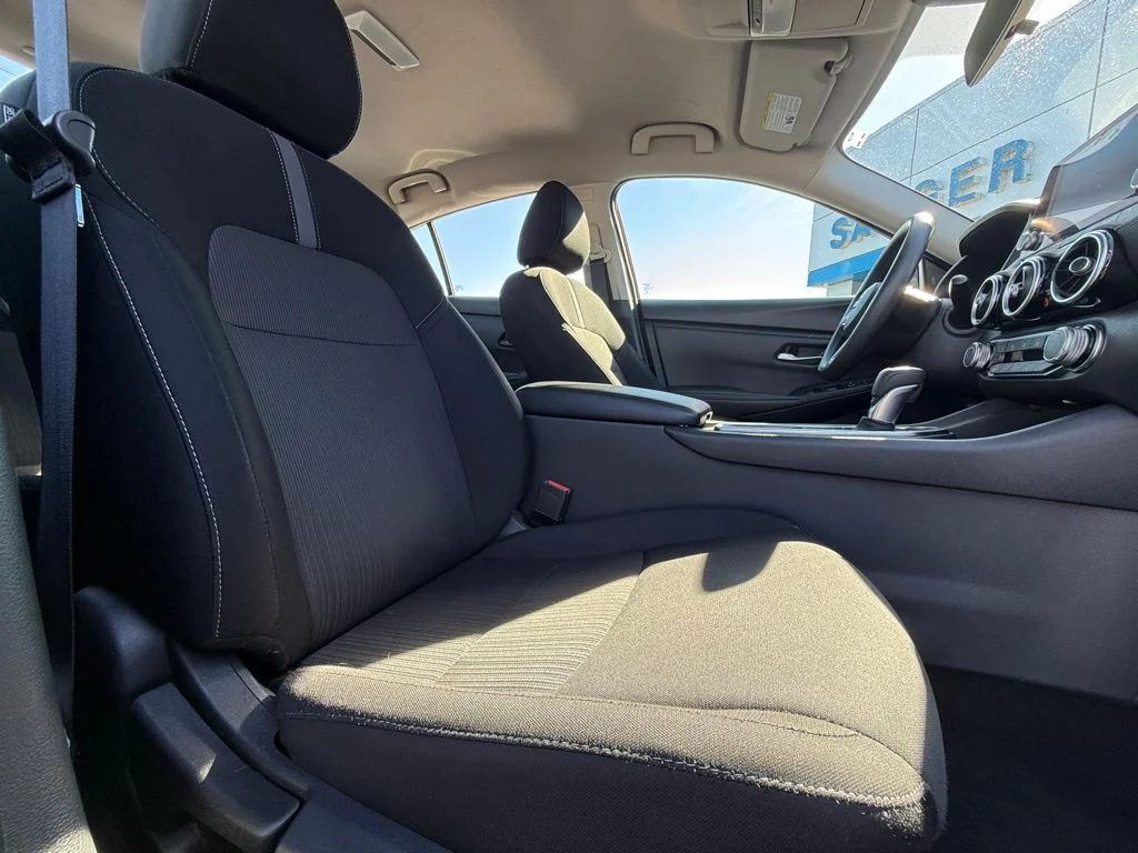 Used 2024  Nissan SV image 12