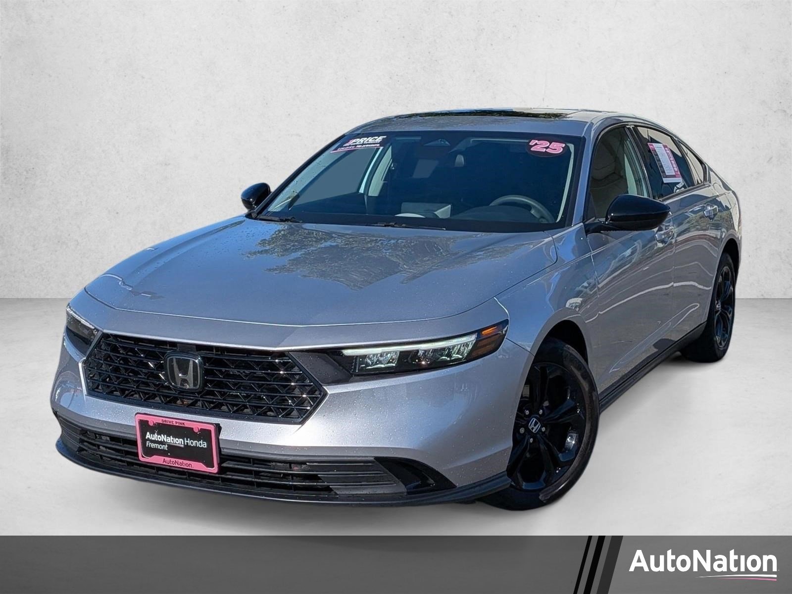 Used 2025 Solar Silver Metallic Honda SE image 1