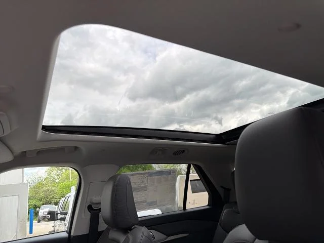 New 2026 Star White Metallic Tri-Coat Ford Active image 43