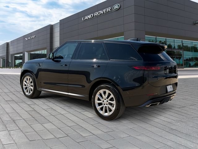 Used 2025 Santorini Black Metallic Land Rover SE image 3