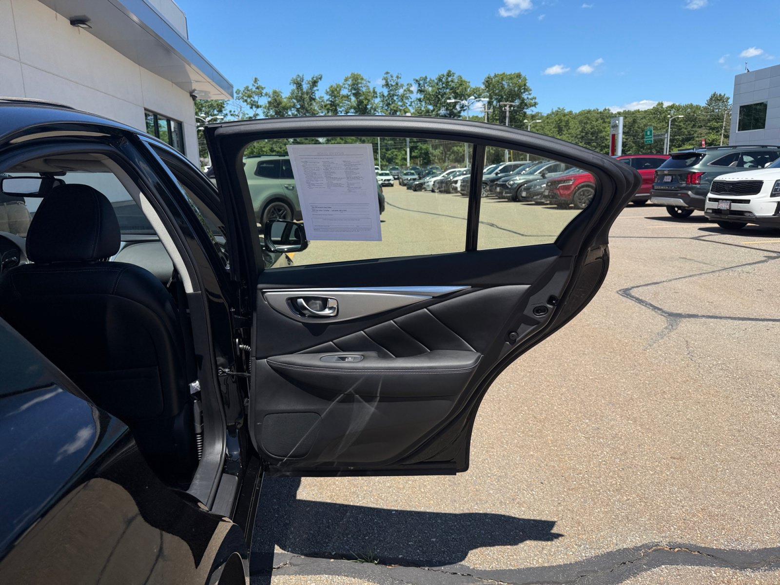 Used 2023 Black Obsidian INFINITI LUXE image 35