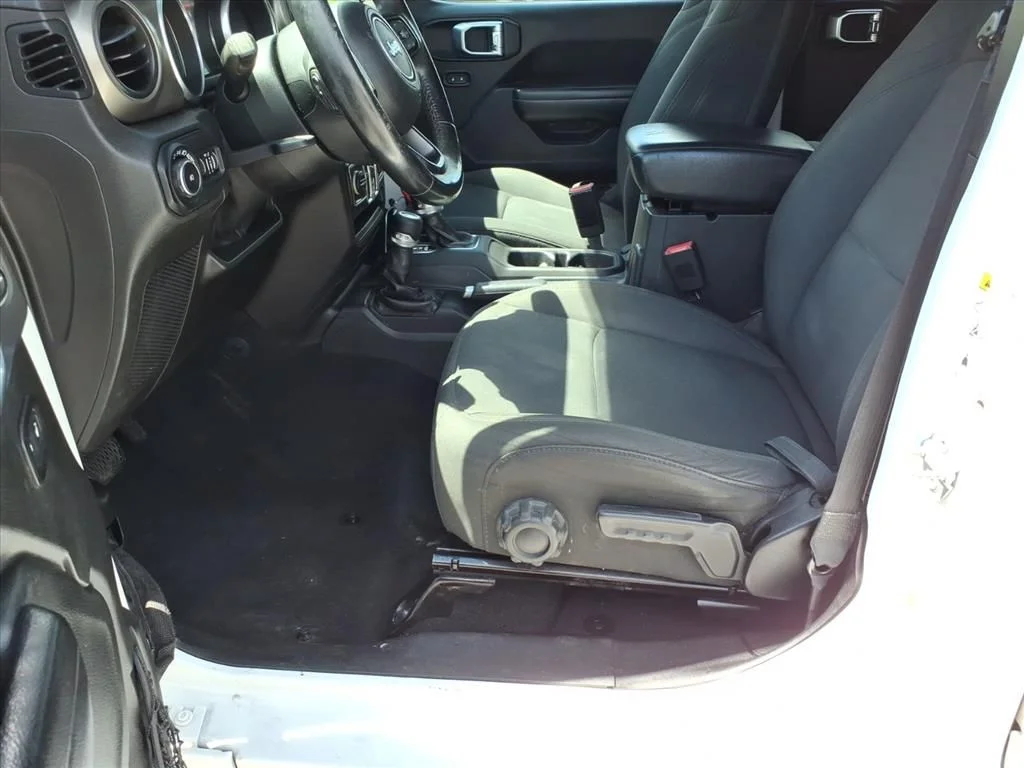 Used 2018 White Jeep Unlimited Sport S image 12