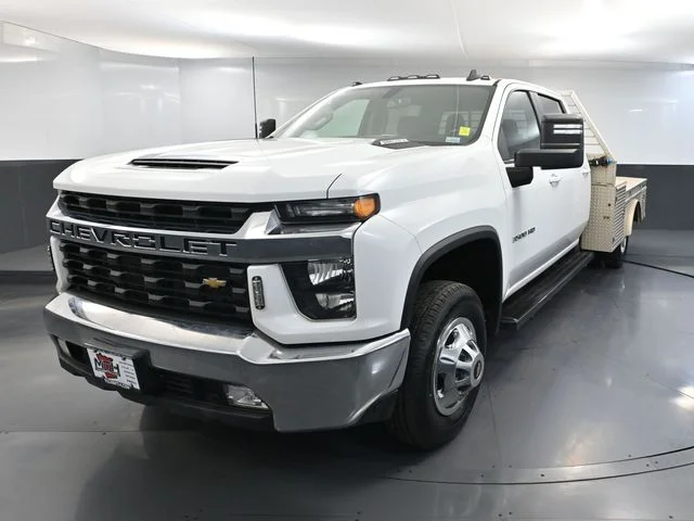 Used 2021 White Chevrolet LT image 9